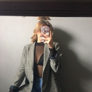 Size 12 but fits well on me! I’m a size 2-4